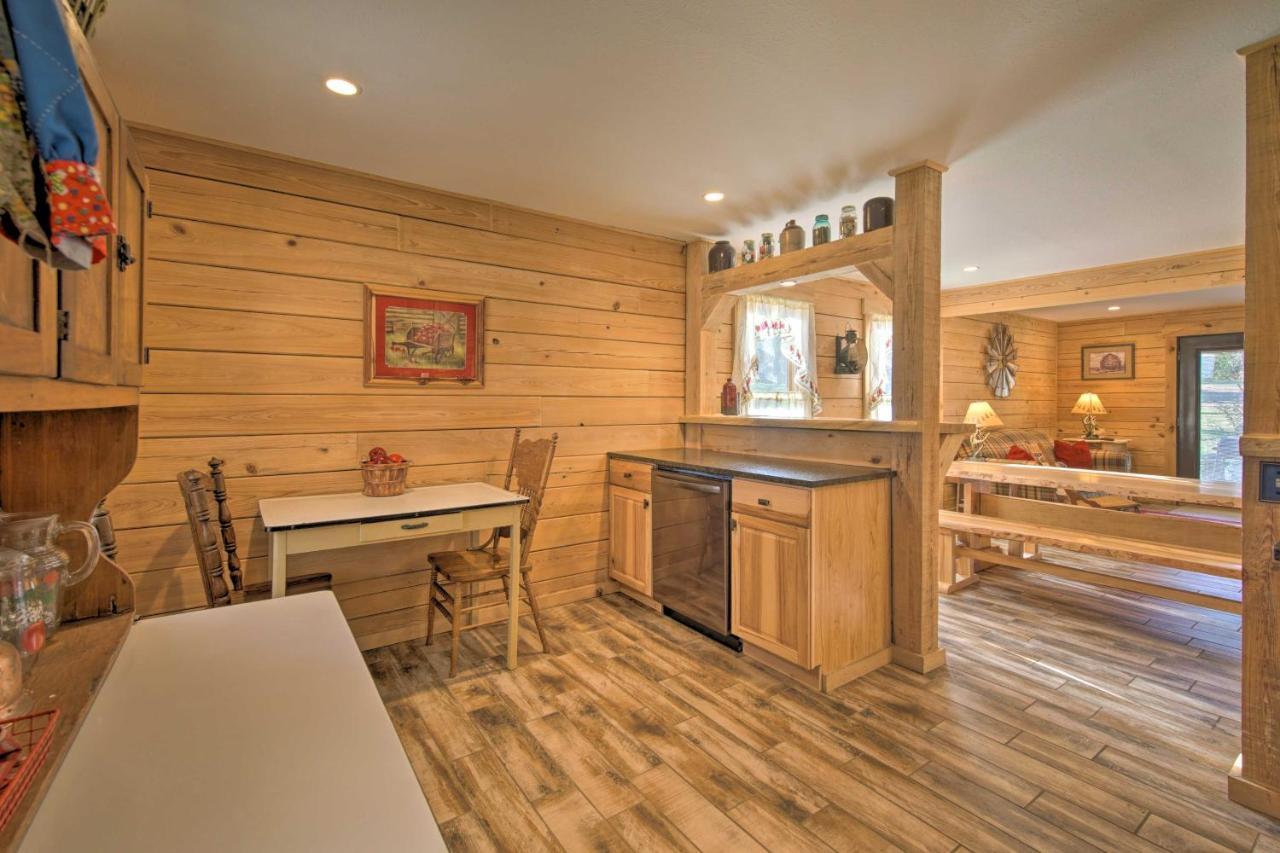 Quiet Hollister Cabin Walk To Lake Taneycomo 외부 사진
