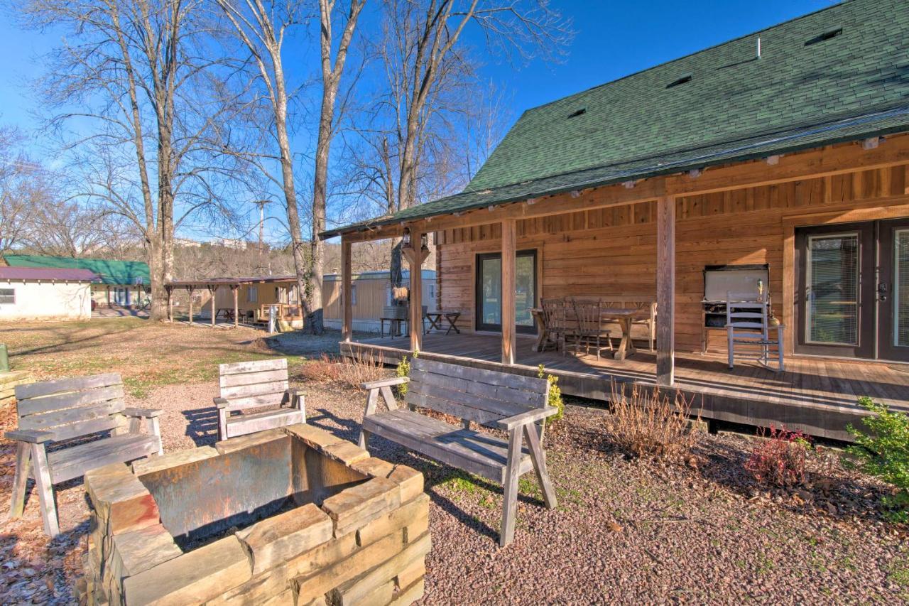 Quiet Hollister Cabin Walk To Lake Taneycomo 외부 사진